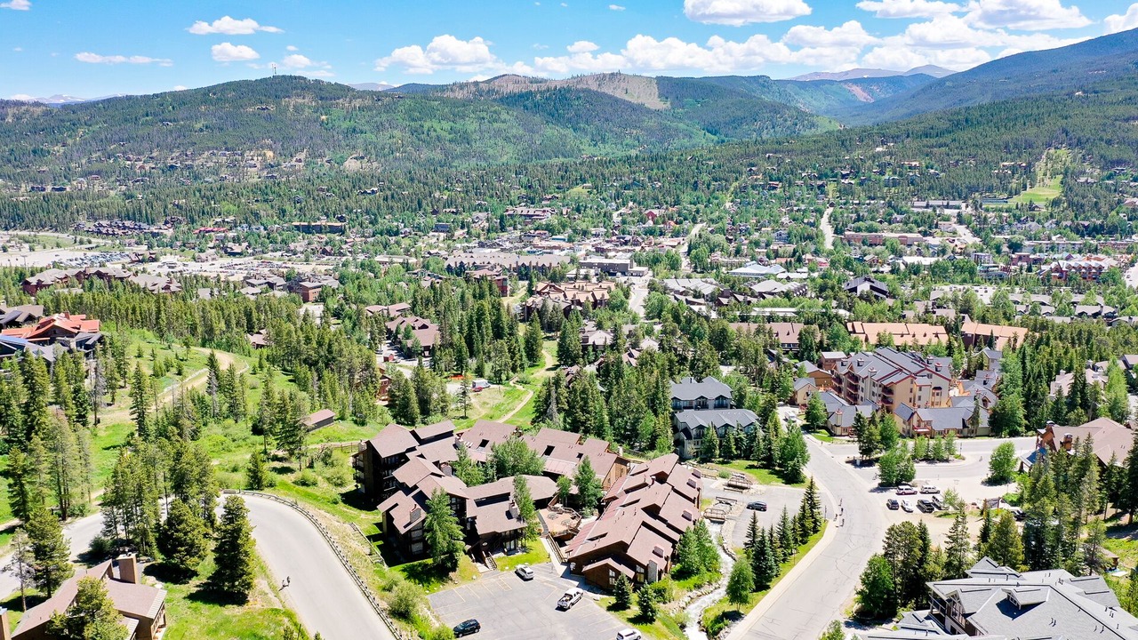 Photo of Outdoor in Four O'Clock