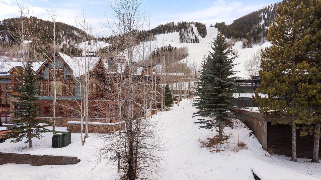 Photo of Others in Aspen