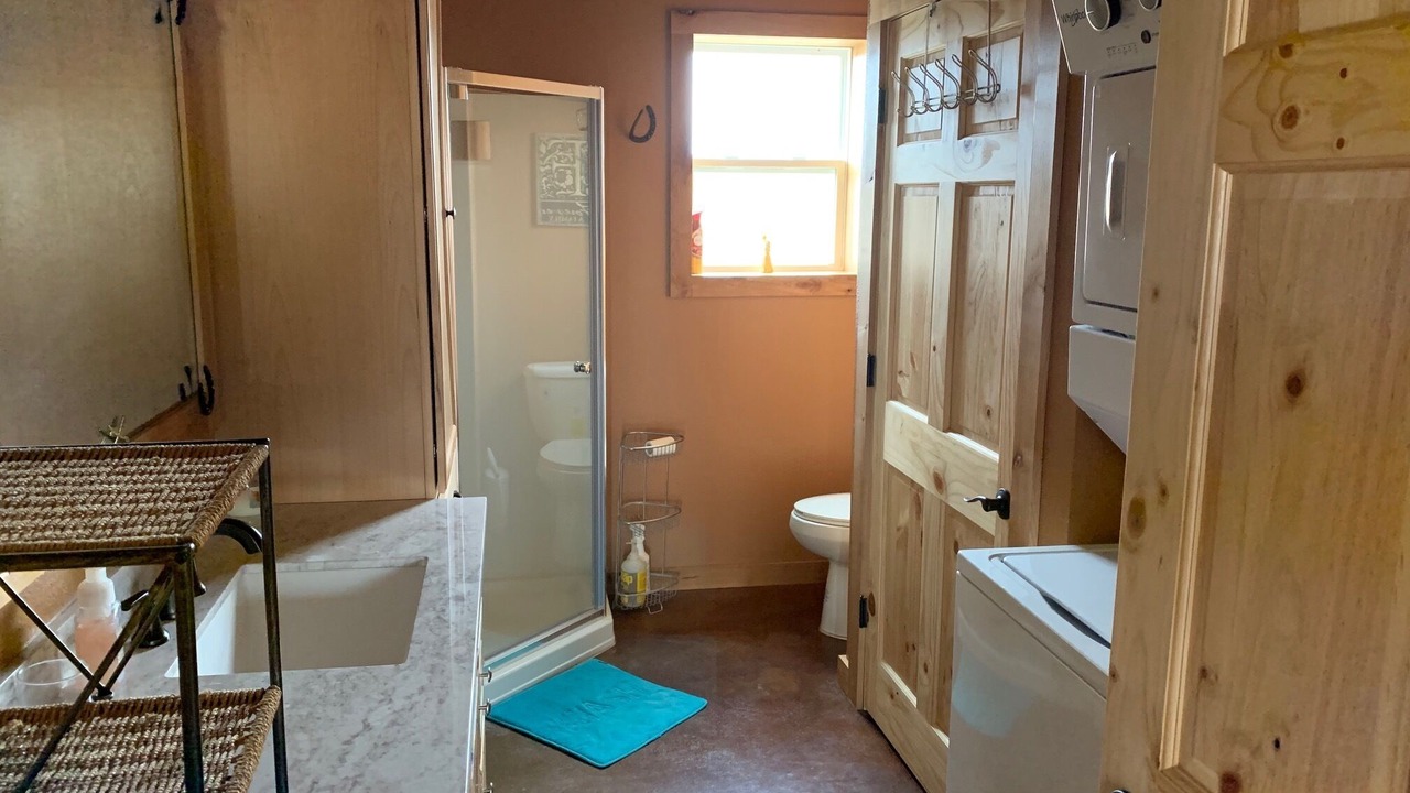 Photo of Bathroom in Lamar