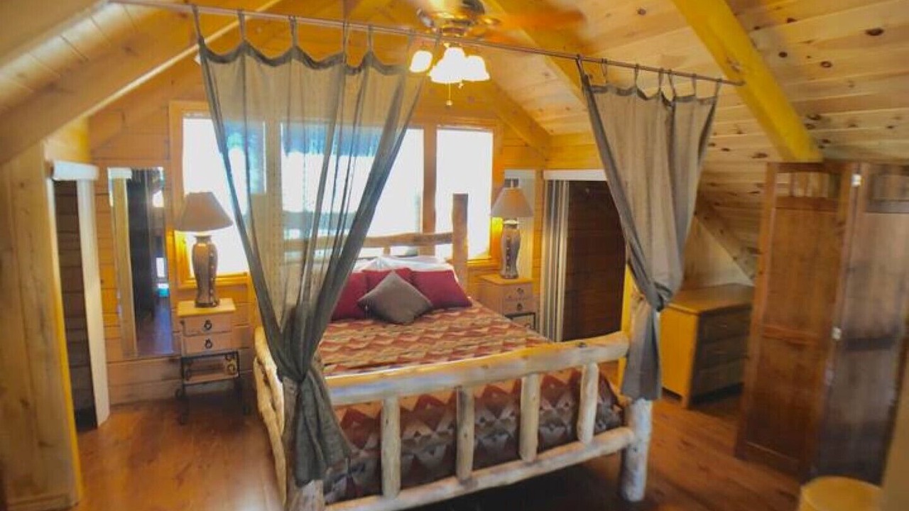 Photo of Bedroom in Silt