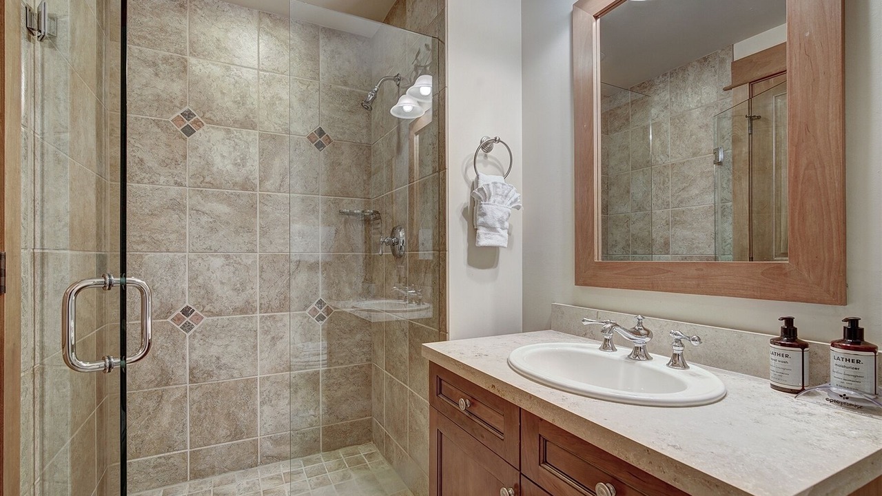 Photo of Bathroom in River Run