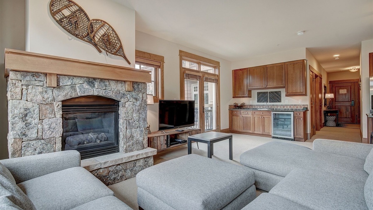 Photo of Livingroom in River Run