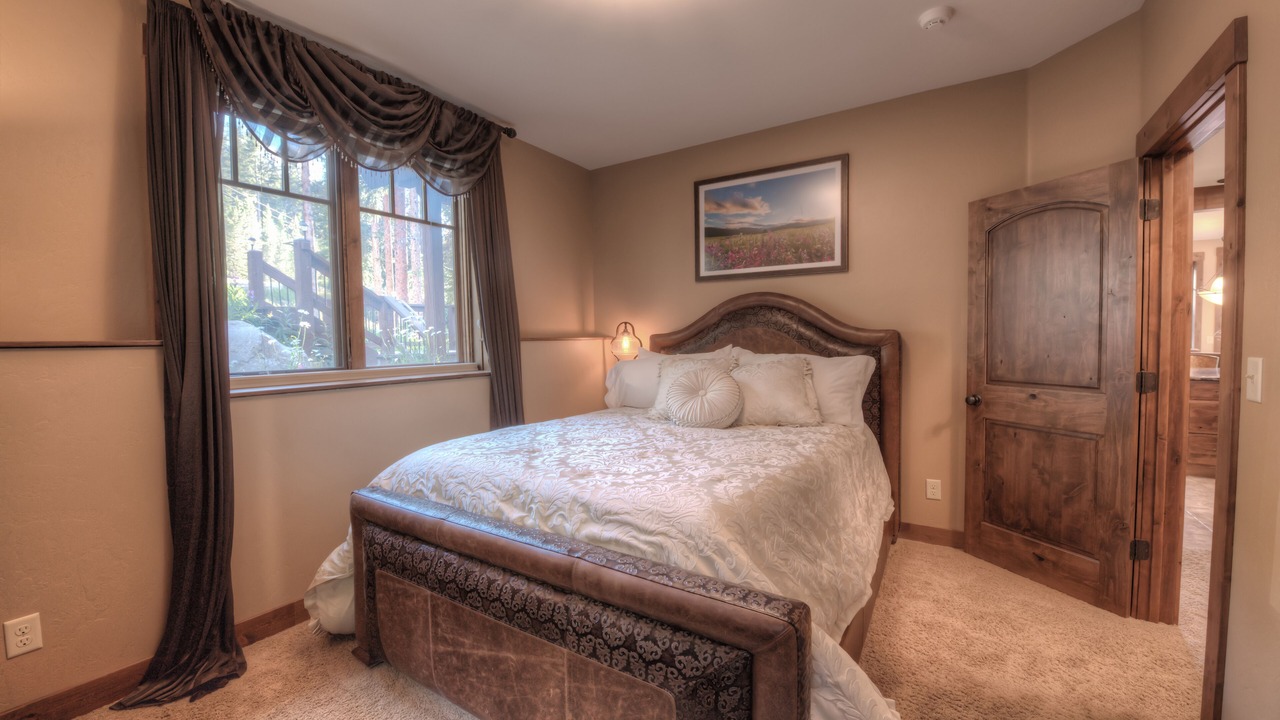 Photo of Bedroom in Breckenridge Heights