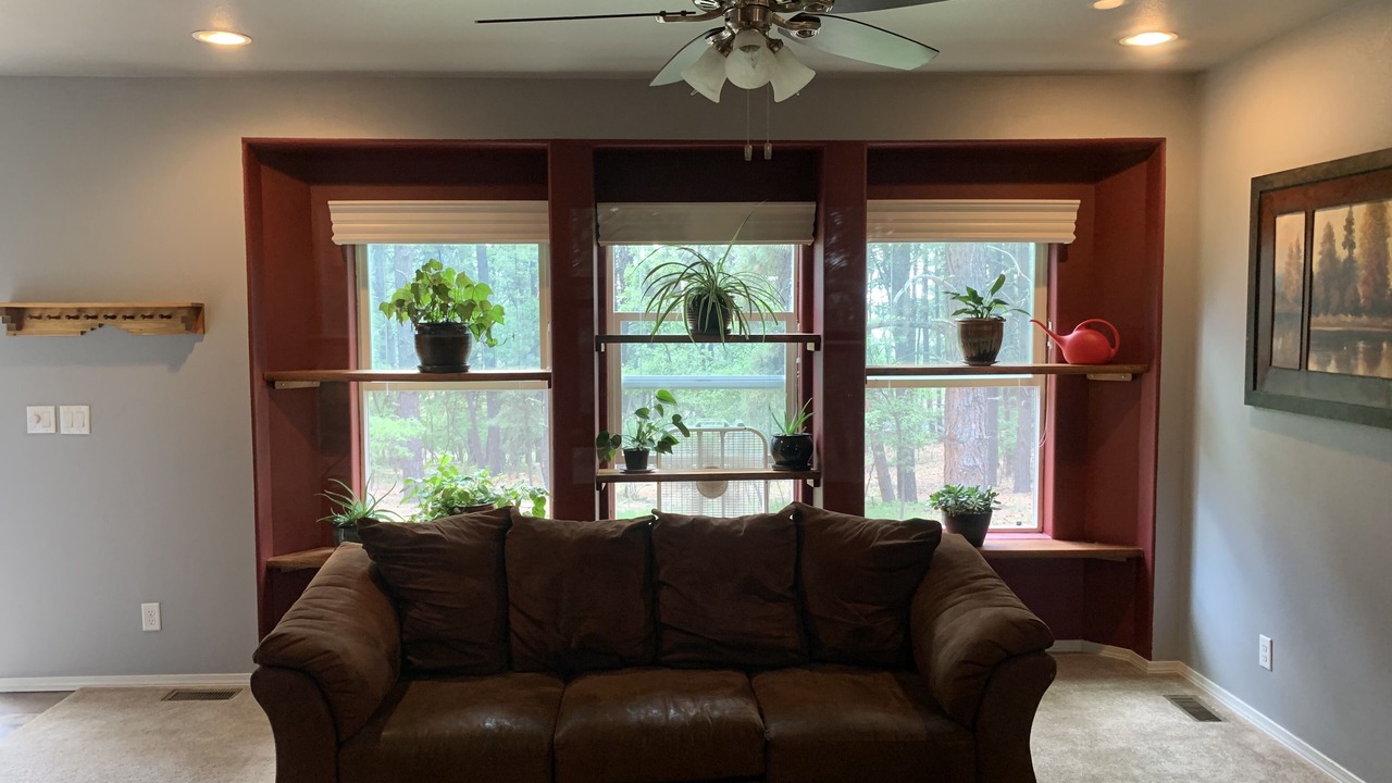 Photo of Livingroom in Forest Lakes