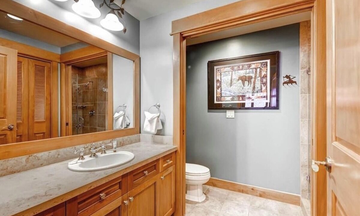 Photo of Bathroom in River Run