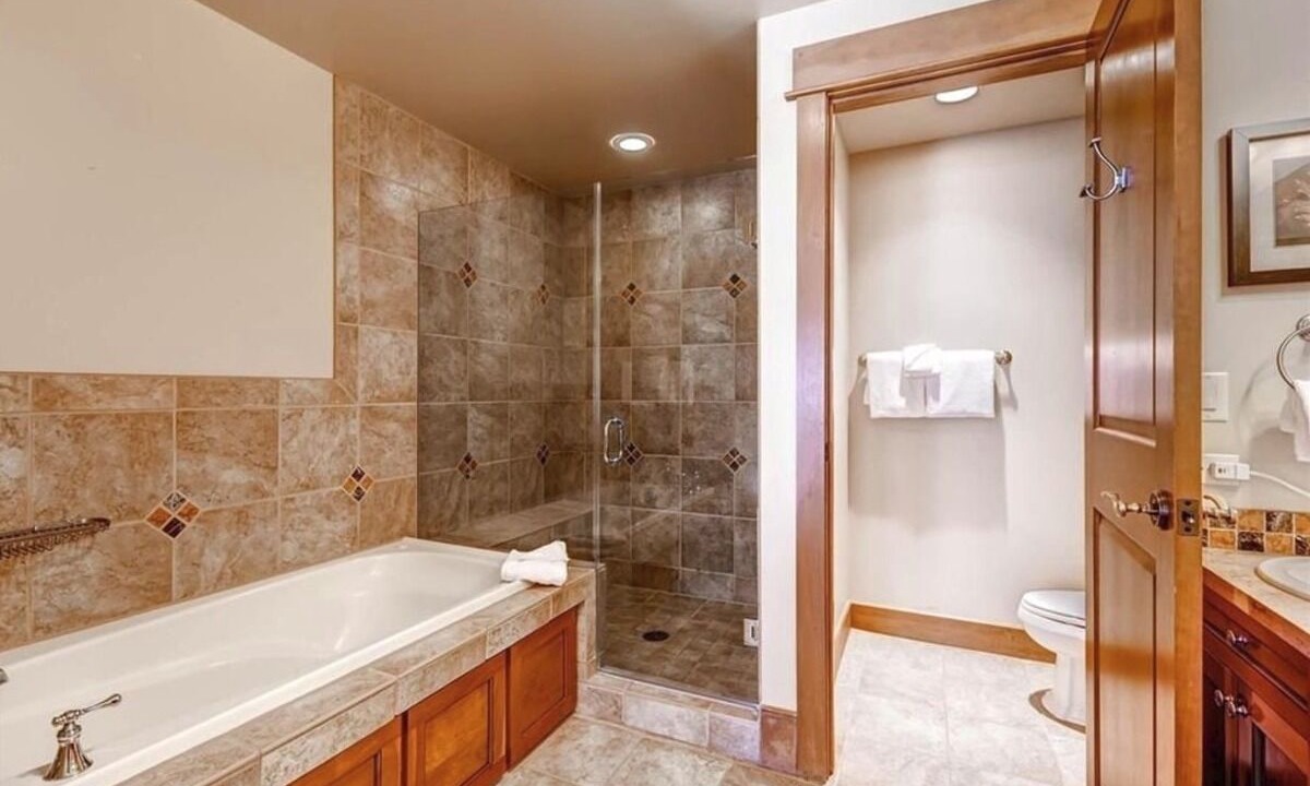 Photo of Bathroom in River Run