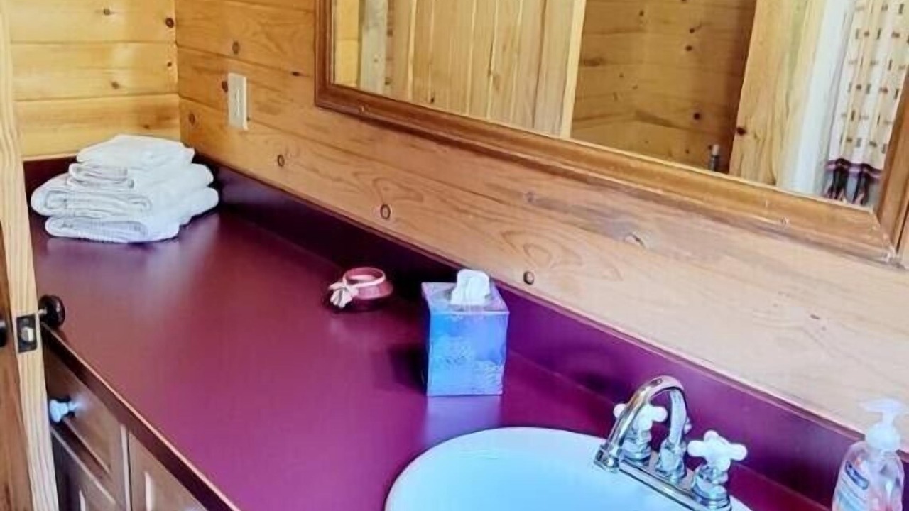 Photo of Bathroom in Whitepine