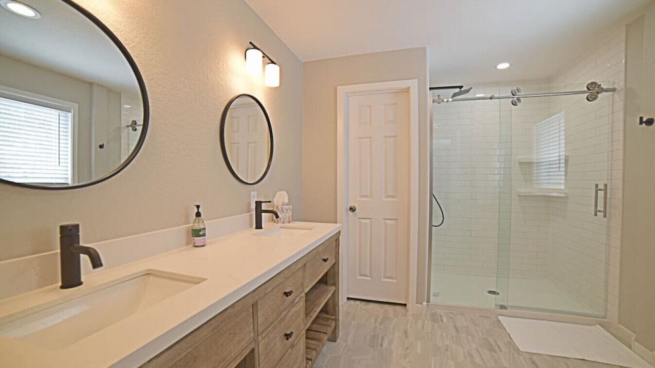 Photo of Bathroom in Three Peaks