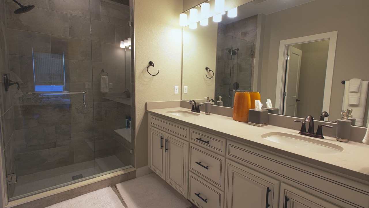 Photo of Bathroom in Lincoln Park