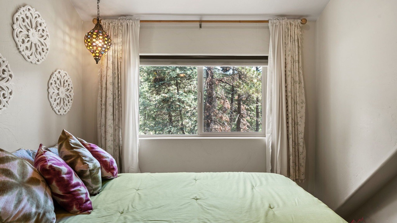 Photo of Bedroom in Los Ranchitos Estates