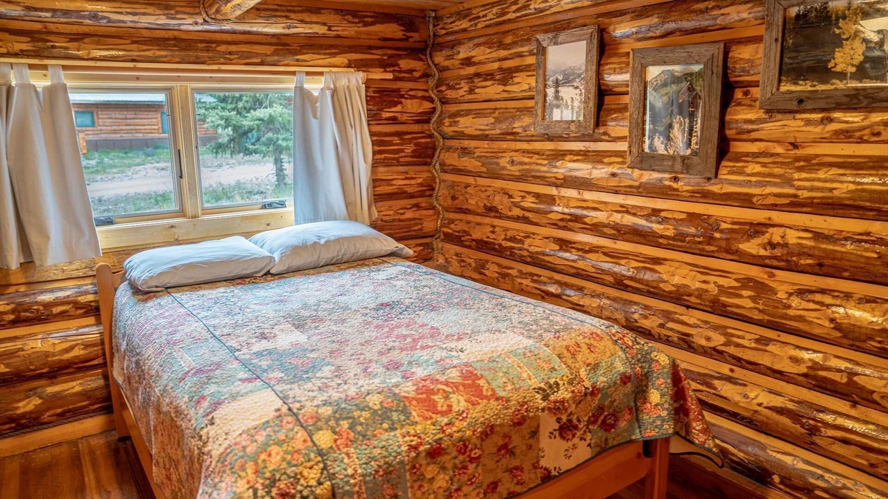 Photo of Bedroom in Lake City