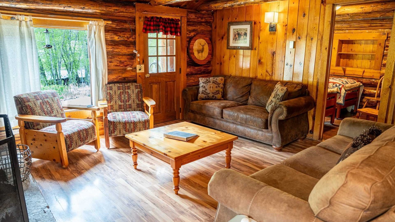 Photo of Livingroom in Lake City