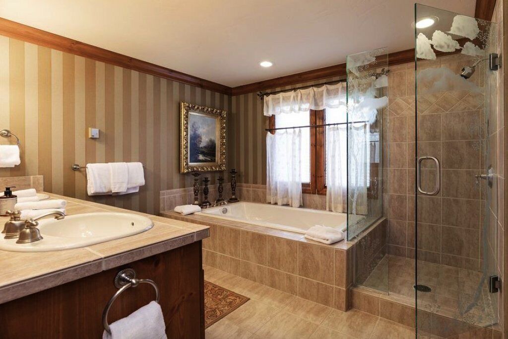 Photo of Bathroom in Edwards