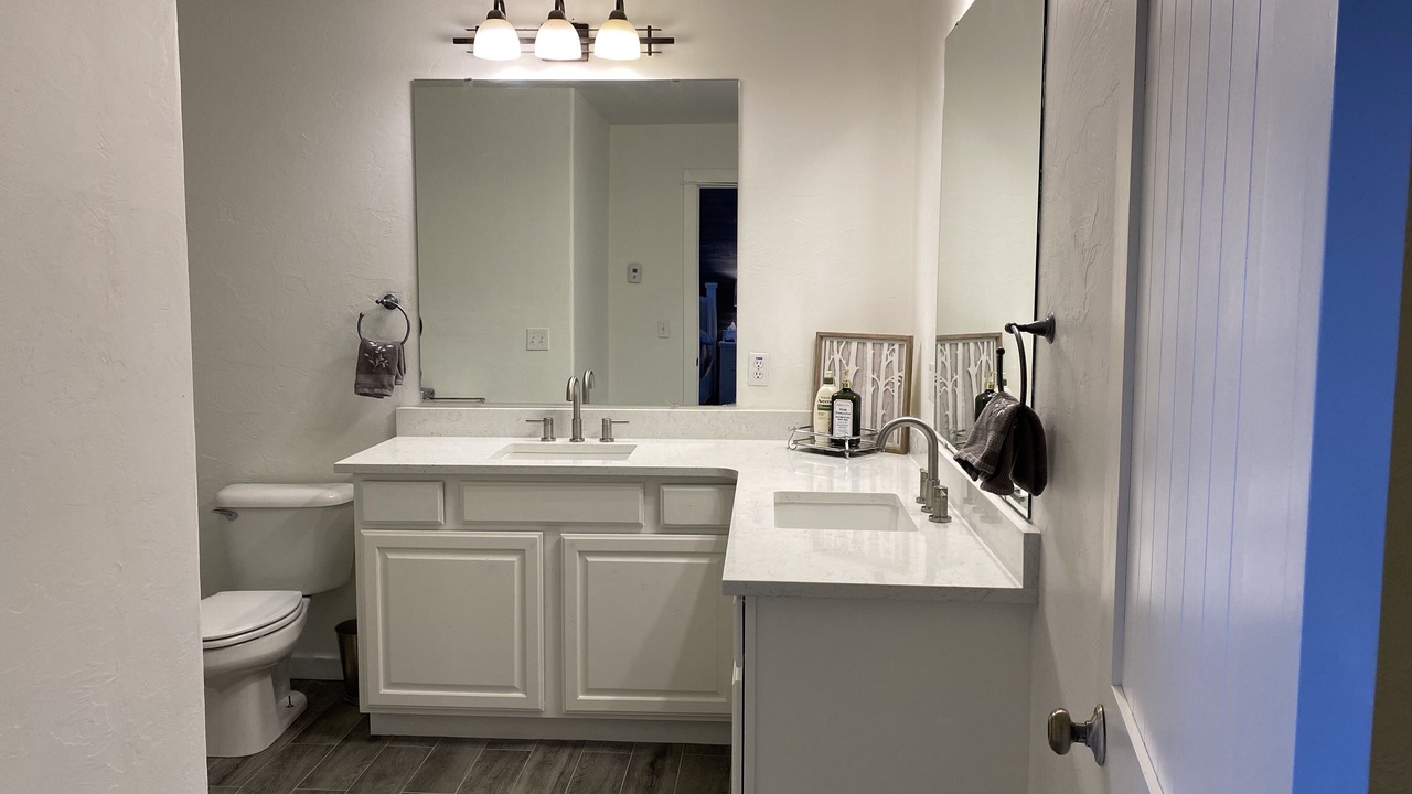 Photo of Bathroom in Summit Cove