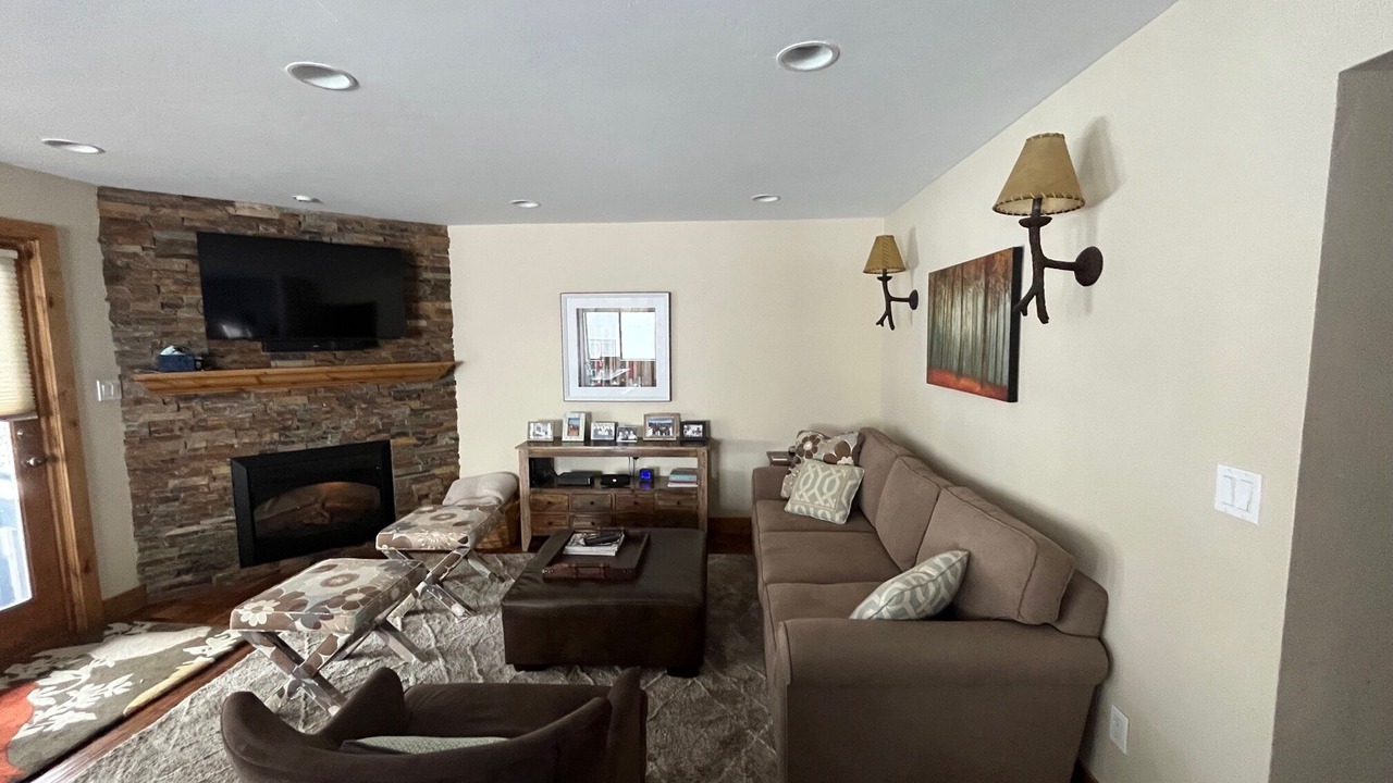 Photo of Livingroom in Vail