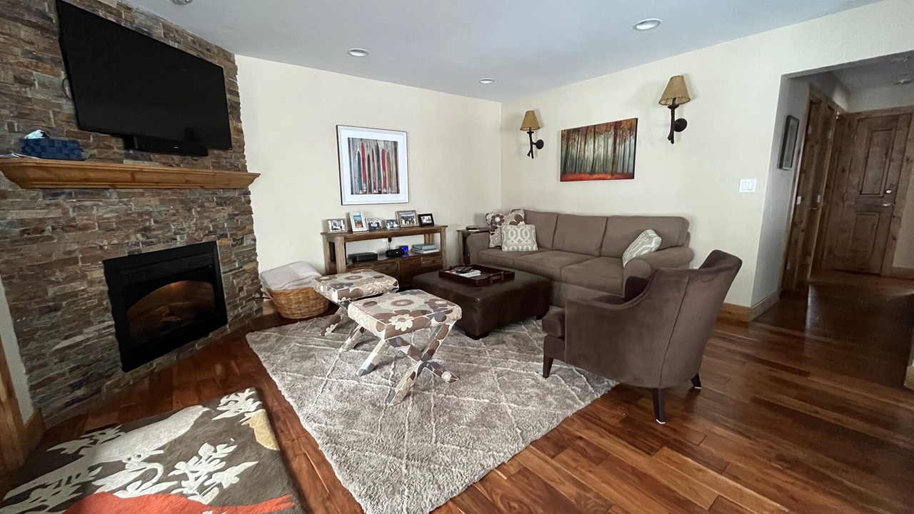 Photo of Livingroom in Vail
