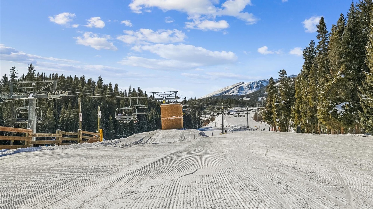 Photo of Outdoor in Peak 9