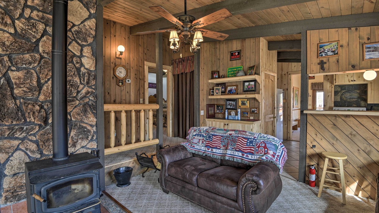 Photo of Livingroom in Ponderosa Pines