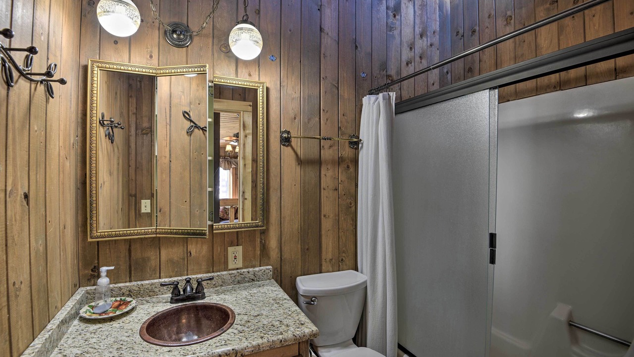 Photo of Bathroom in Ponderosa Pines