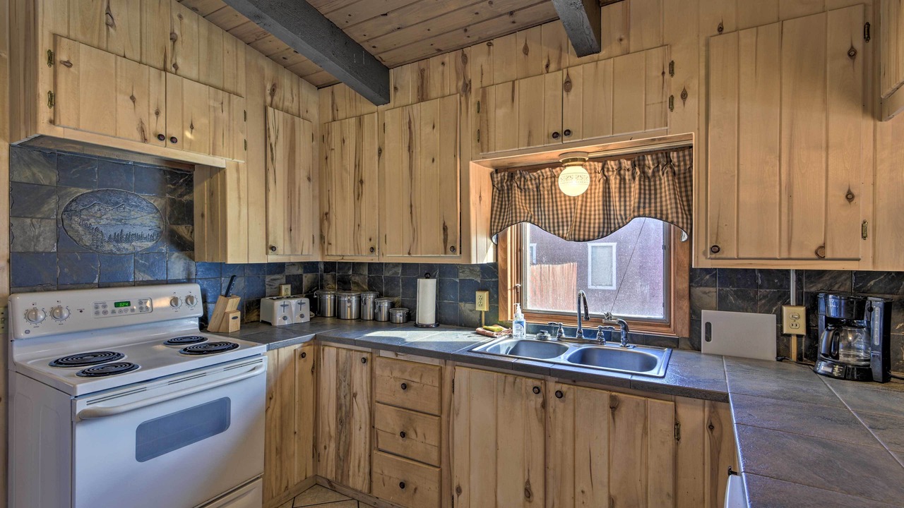Photo of Kitchen in Ponderosa Pines