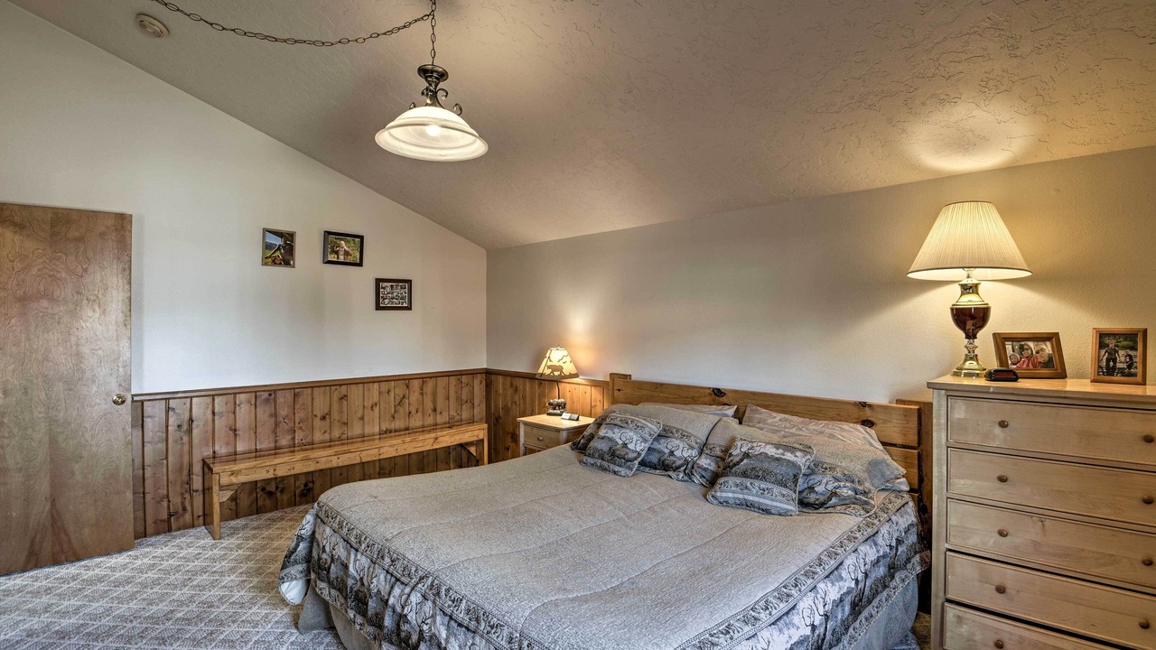 Photo of Bedroom in Ponderosa Pines