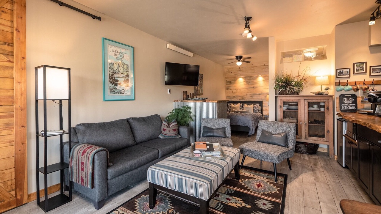 Photo of Livingroom in Drake