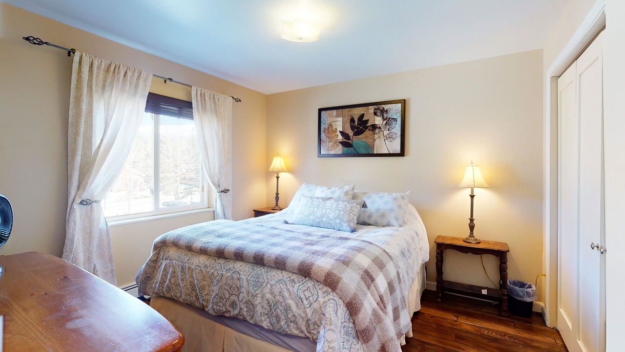 Photo of Bedroom in Historic District