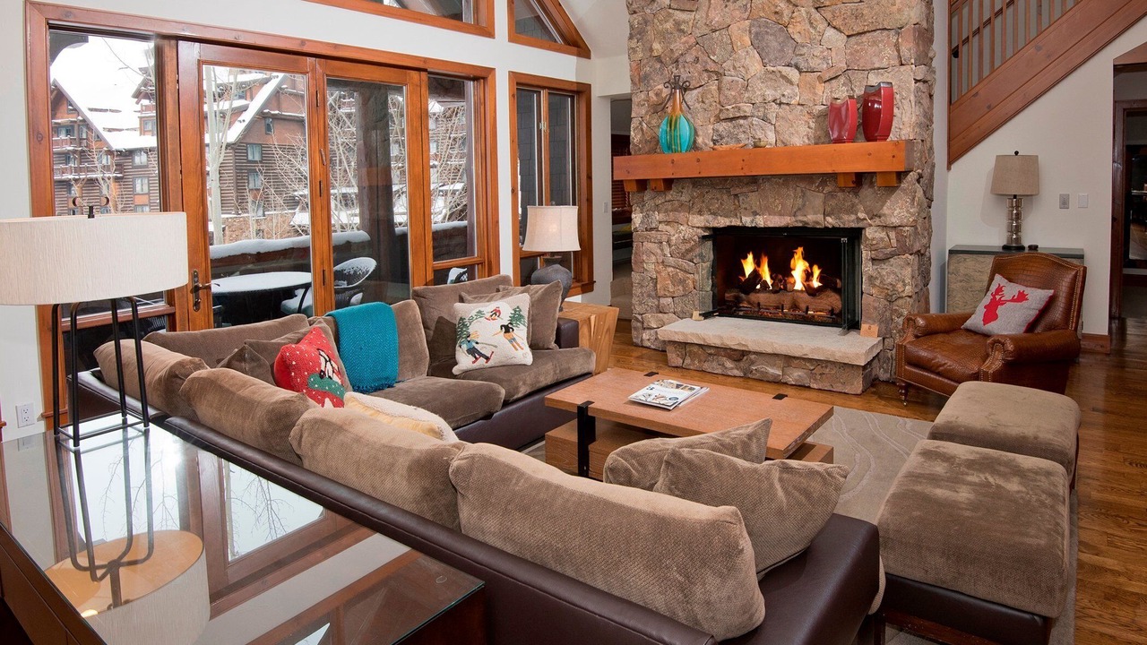Photo of Livingroom in Avon