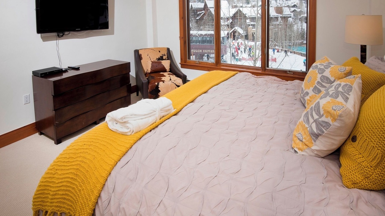 Photo of Bedroom in Avon