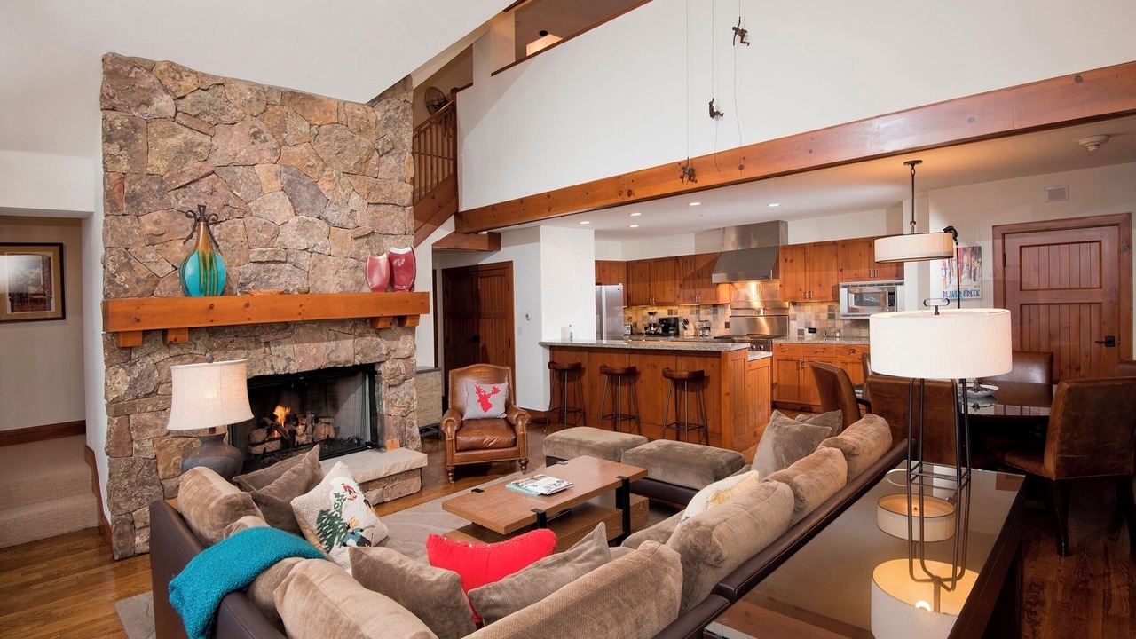 Photo of Livingroom in Avon