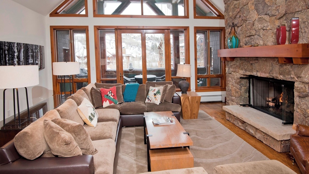 Photo of Livingroom in Avon