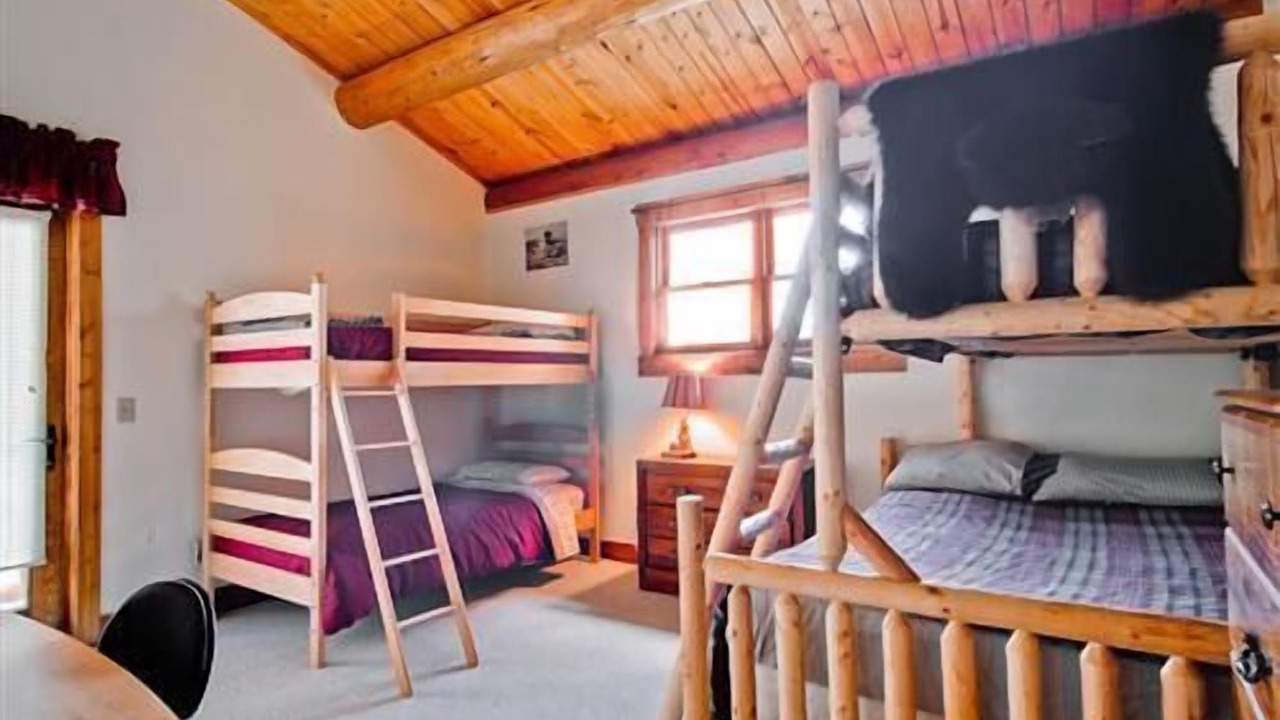 Photo of Bedroom in Crested Butte South