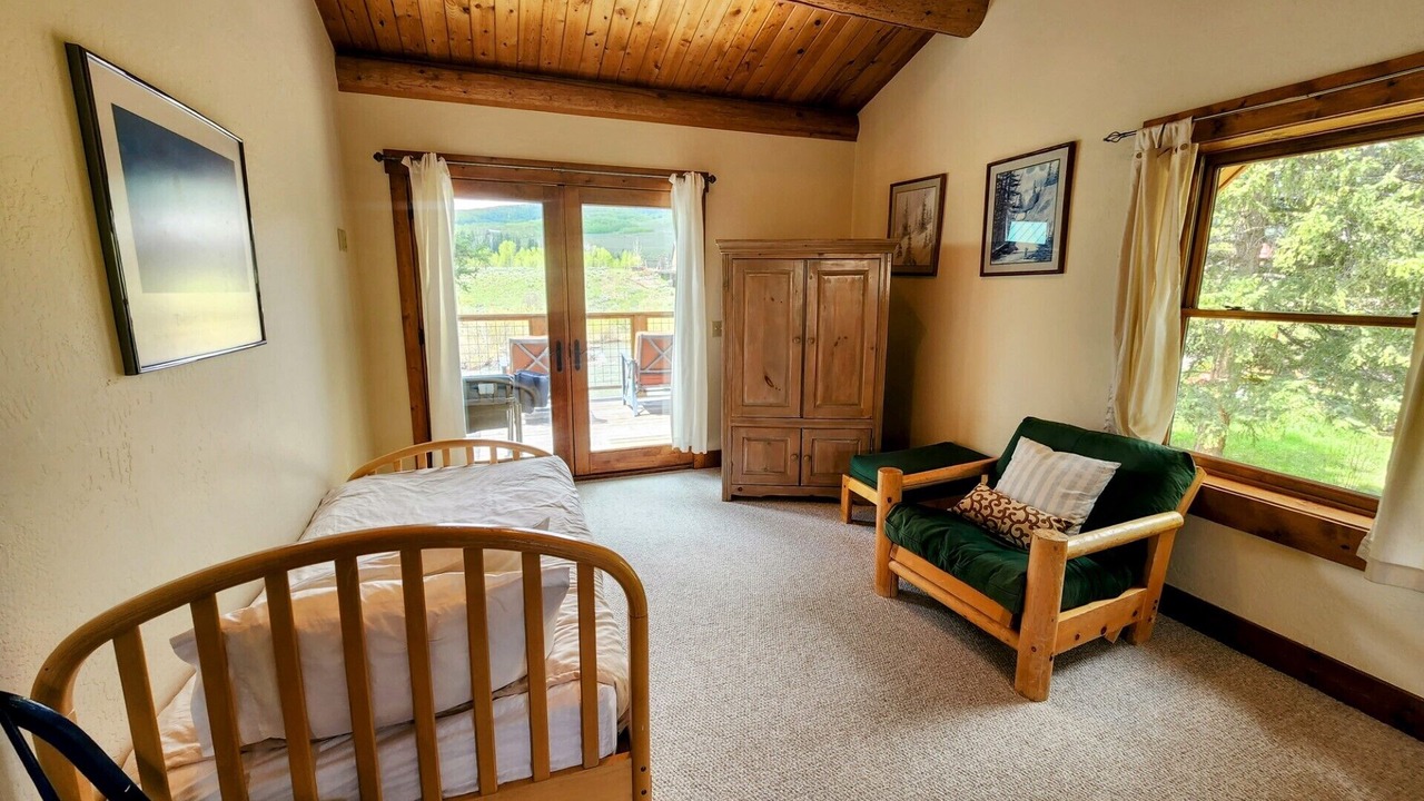 Photo of Bedroom in Crested Butte South
