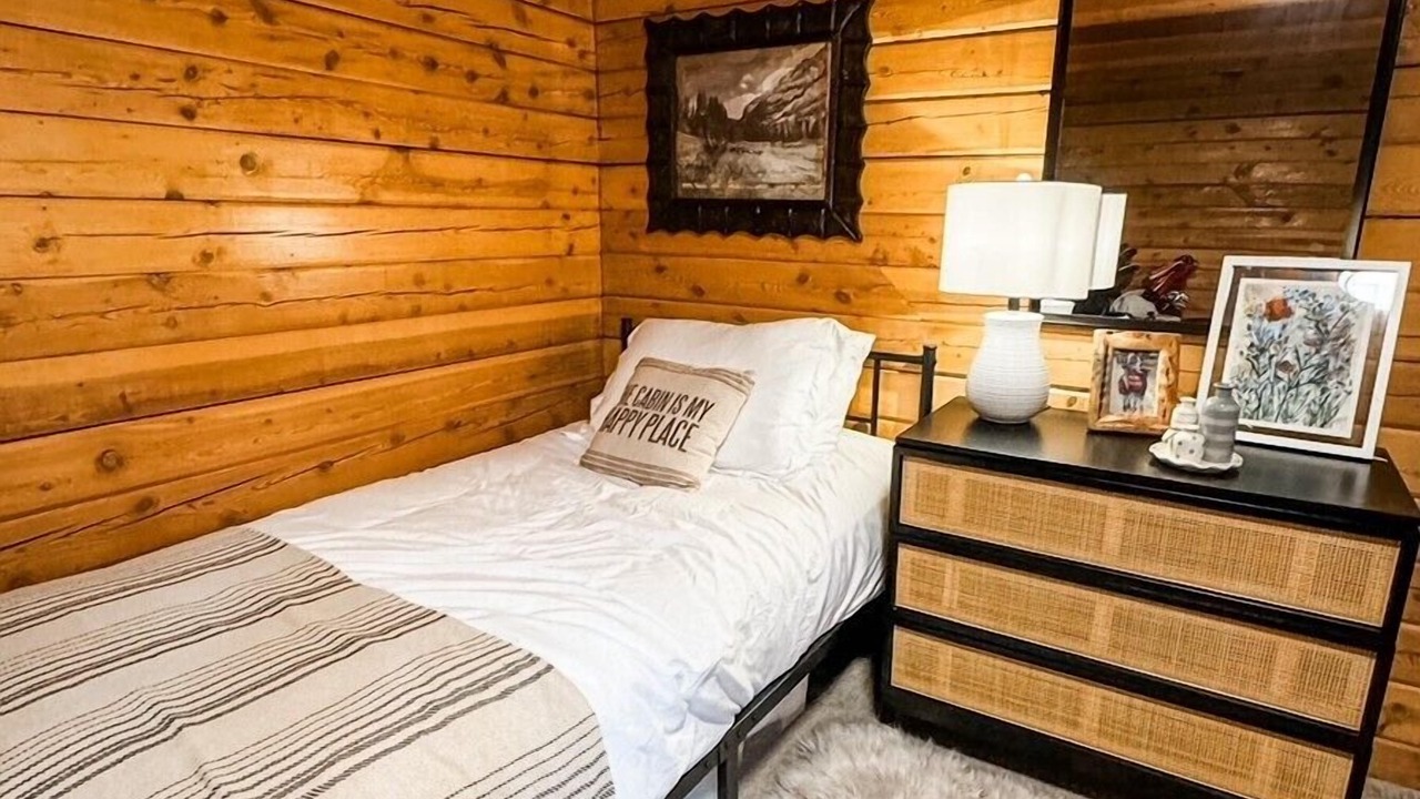 Photo of Bedroom in Almont