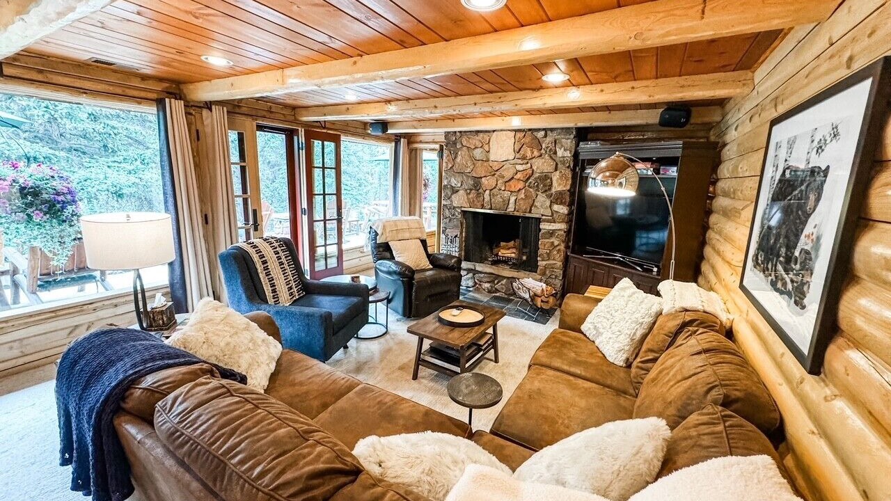 Photo of Livingroom in Almont