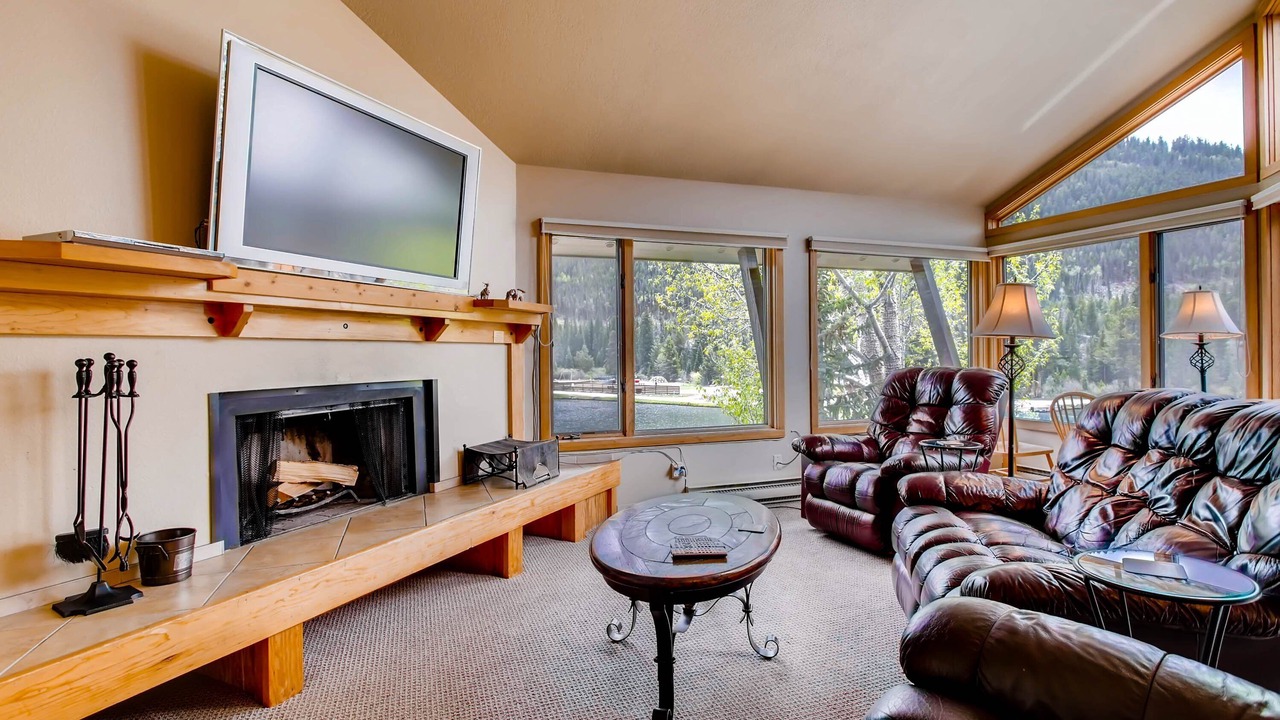 Photo of Livingroom in Lakeside Village