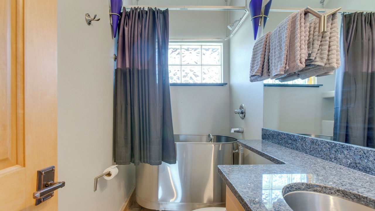 Photo of Bathroom in Fraser