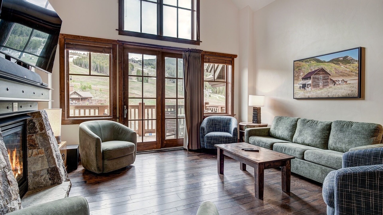 Photo of Bedroom in Peak 8