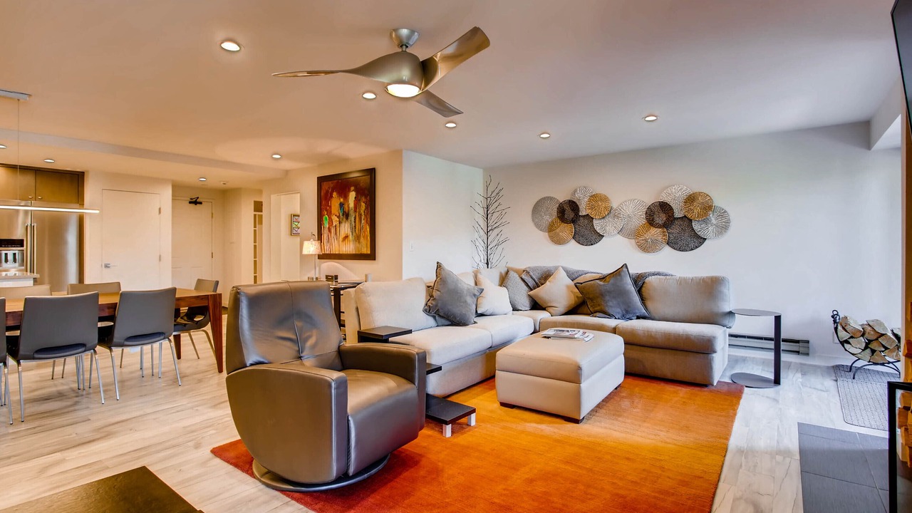 Photo of Livingroom in Avon