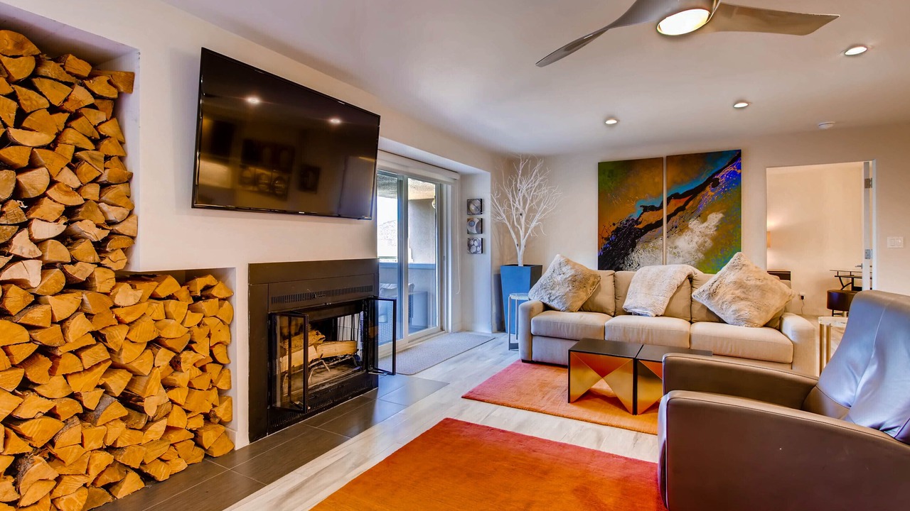 Photo of Livingroom in Avon