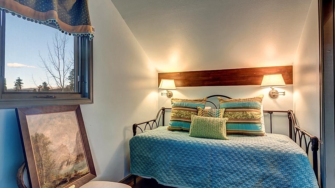 Photo of Bedroom in Boulder Ridge