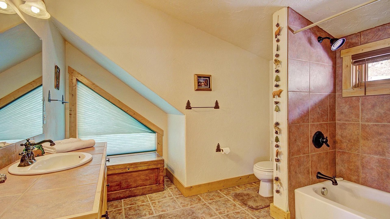 Photo of Bathroom in Huron Heights