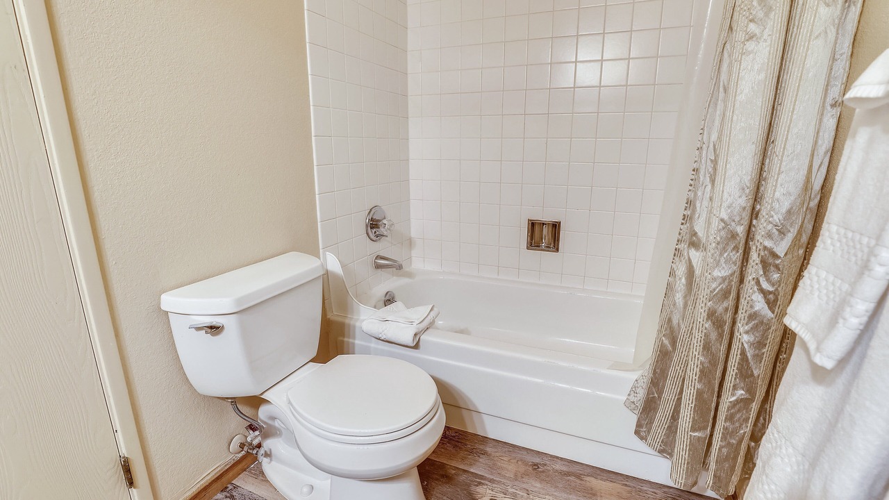 Photo of Bathroom in Peak 9