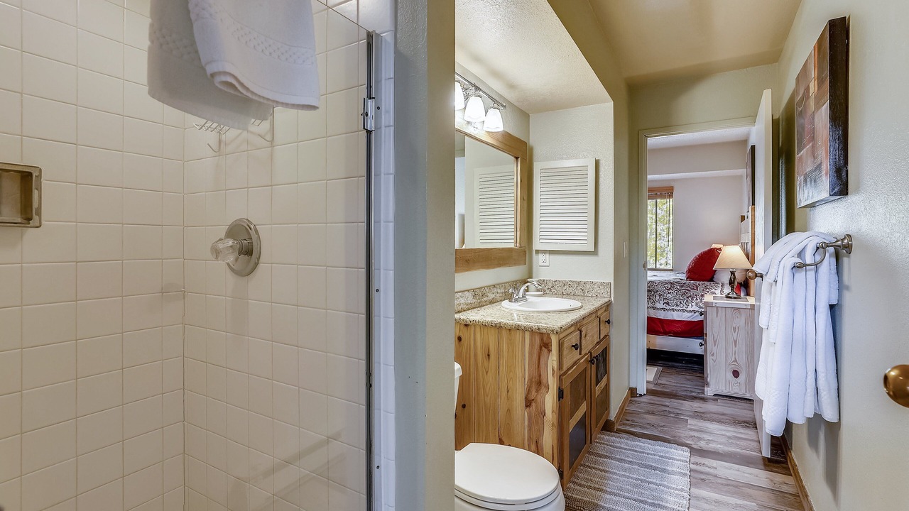 Photo of Bathroom in Peak 9