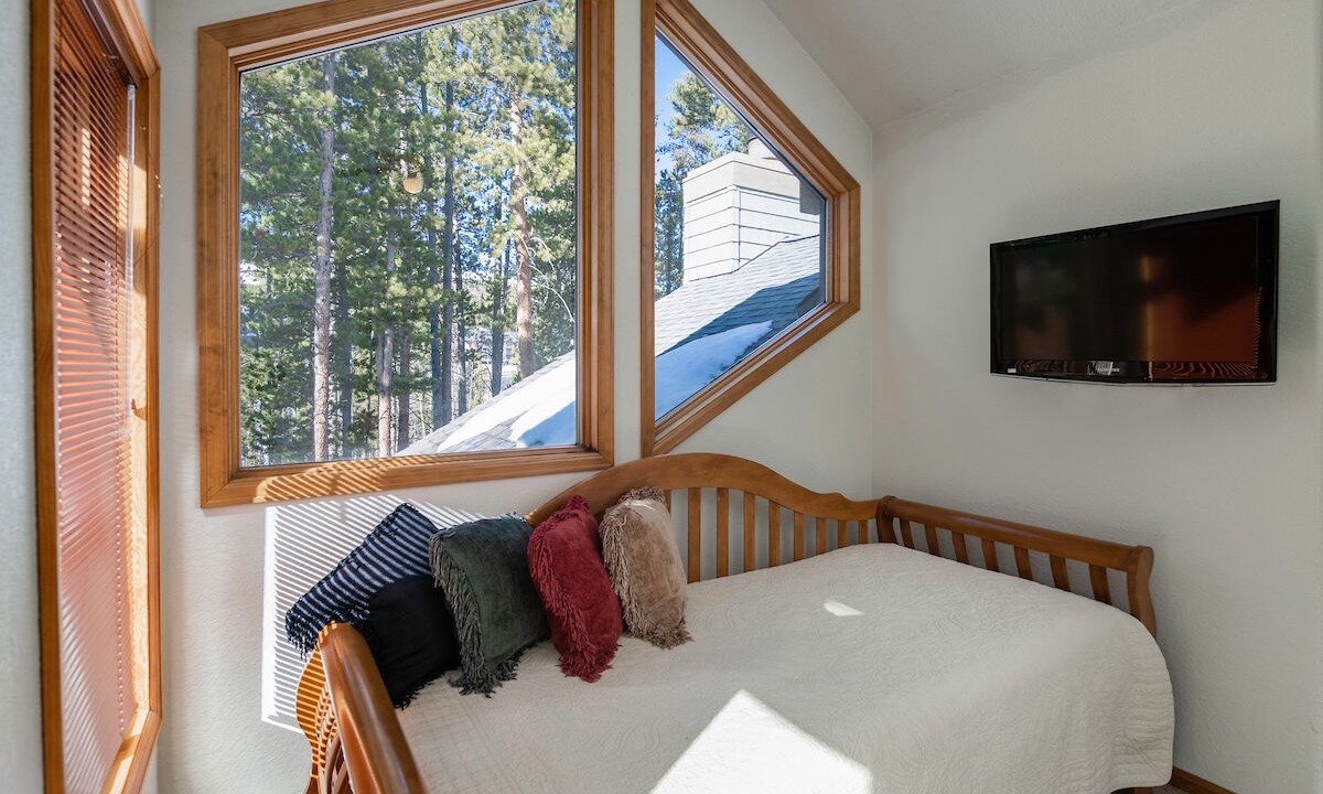 Photo of Bedroom in Boulder Ridge