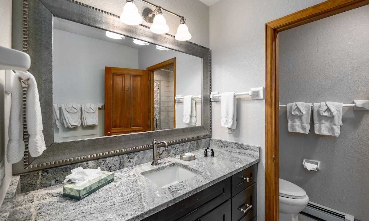 Photo of Bathroom in Boulder Ridge