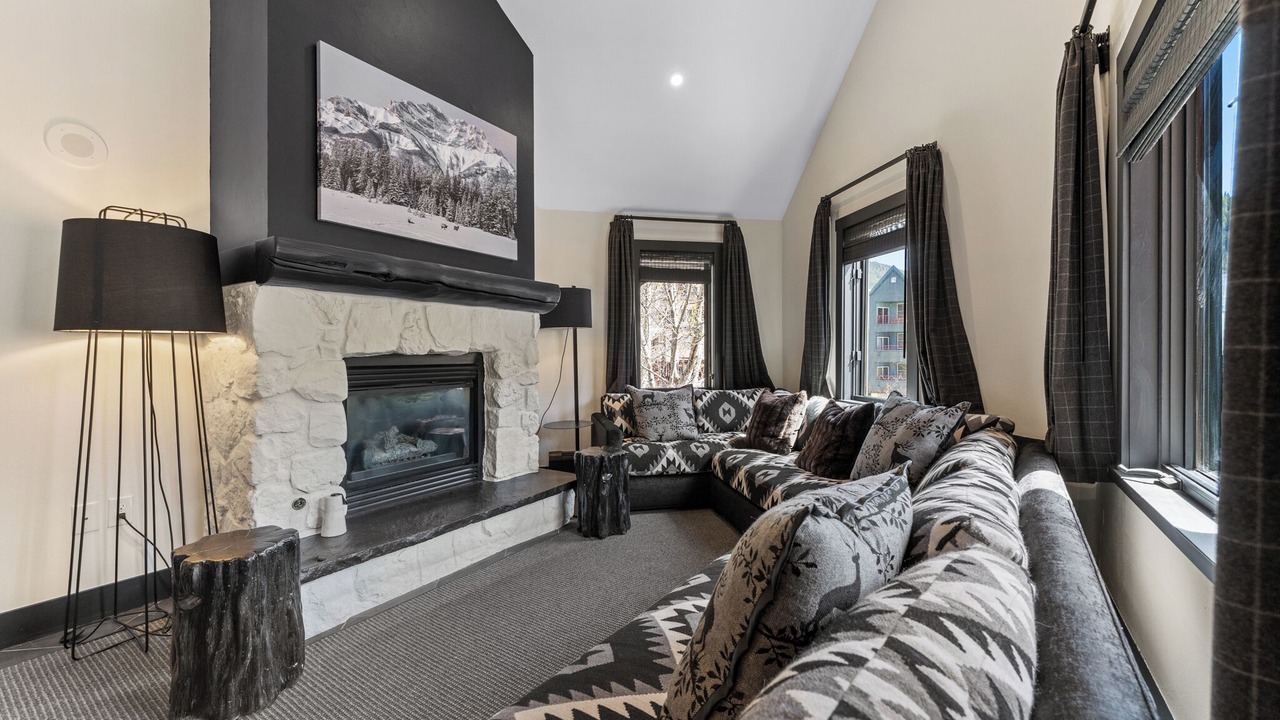 Photo of Livingroom in River Run