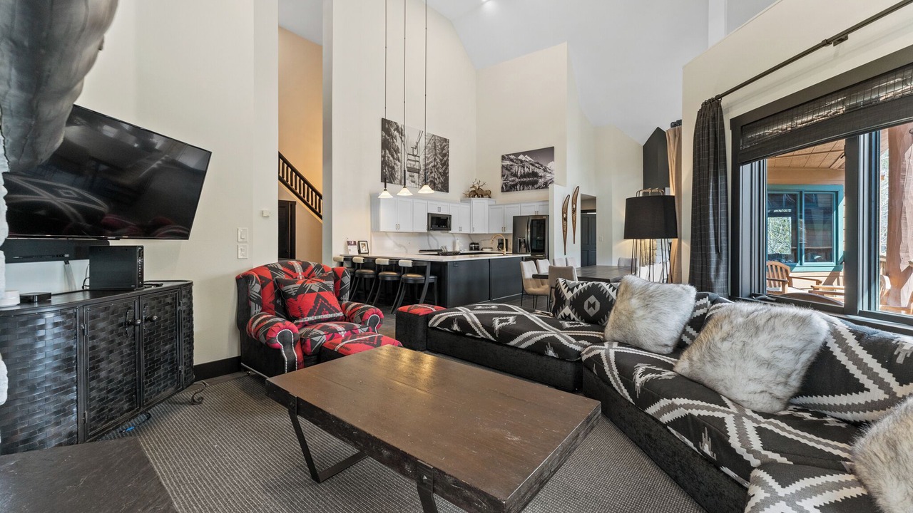 Photo of Livingroom in River Run