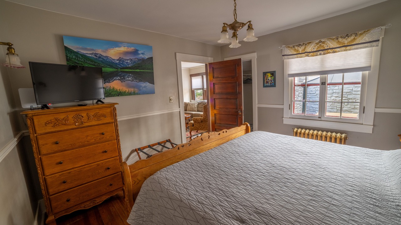 Photo of Bedroom in Broadmoor