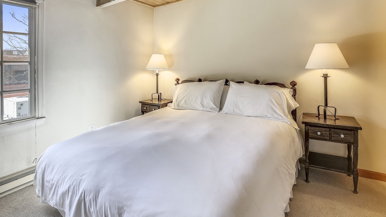 Photo of Bedroom in Downtown